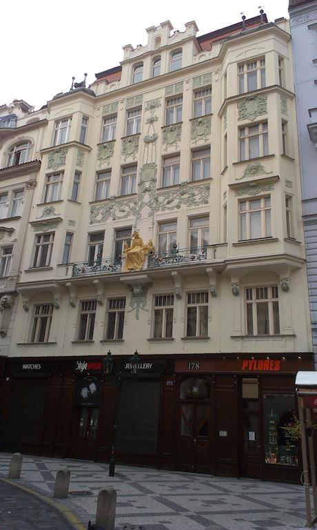 Charles IV Apartments Prague Extérieur photo