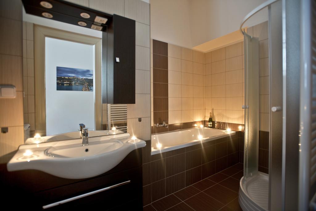 Charles IV Apartments Prague Extérieur photo